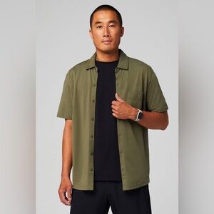 Fabletics The Dash Short Sleeve Button Up Olive Green XL